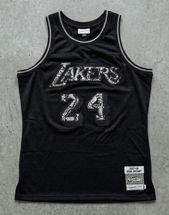 Kobe Bryant  — Camiseta conmemorativa