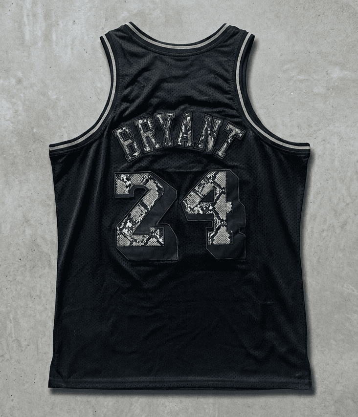 Kobe Bryant  — Camiseta conmemorativa